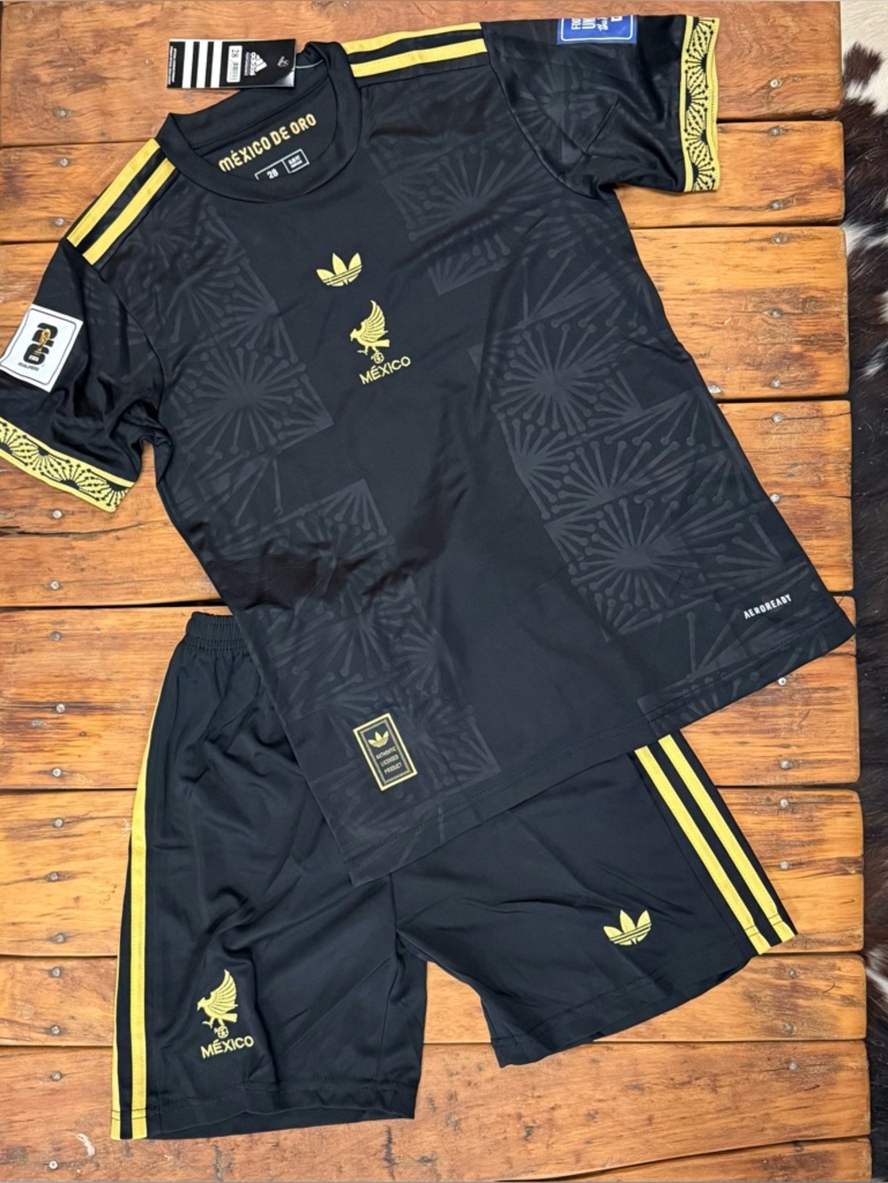 Adidas 2025 Mexico Gold Cup “Mexico de Oro” Alvarez kit. Size 28. BNWT - Picture 2 of 8